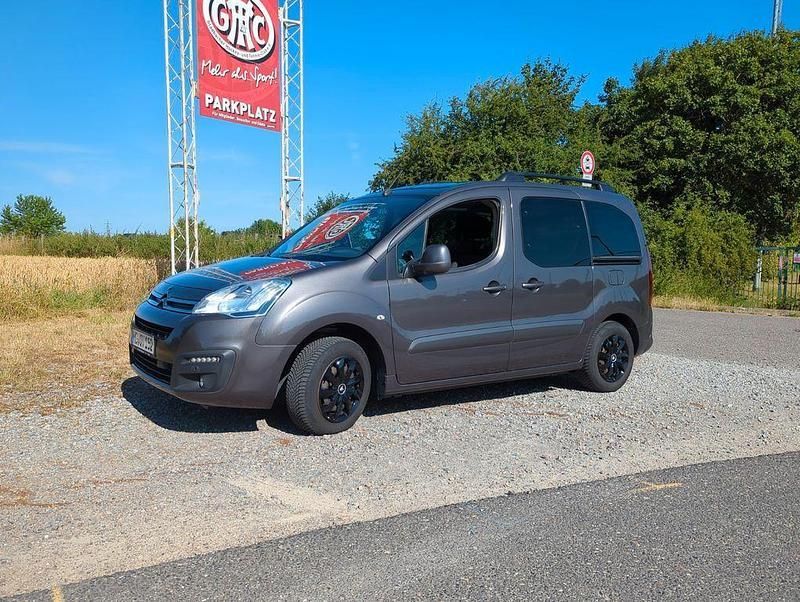 Braun Gebraucht 2017 Citroën Berlingo Van / Kleinbus | 12.500 € (Etwas zu teuer) - Bild 1/4