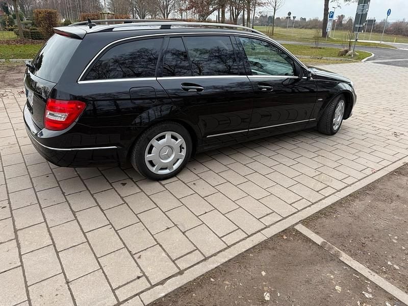 Gebraucht Mercedes C200 136 PS (100 kW) 2012 Schwarz Limousine