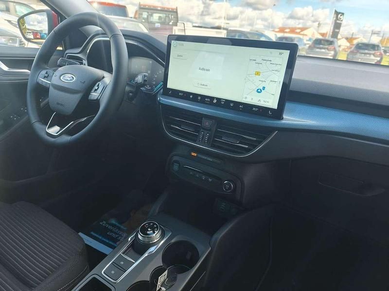 Neu Ford Focus Active 116 PS (85 kW) 2025 Fantasticrot metallic Limousine