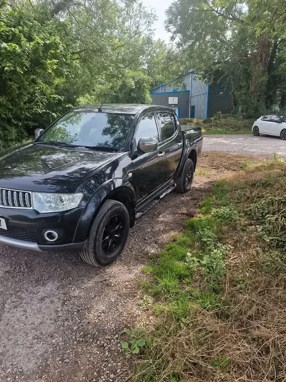 Gebraucht Mitsubishi L200 136 PS (100 kW) 2011 Schwarz Pickup