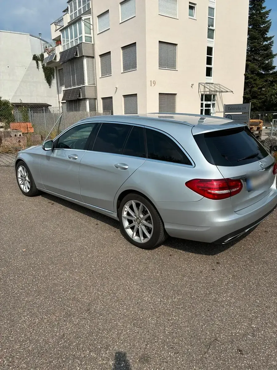 Gebraucht Mercedes C300 245 PS (180 kW) 2018 Silber Kombi