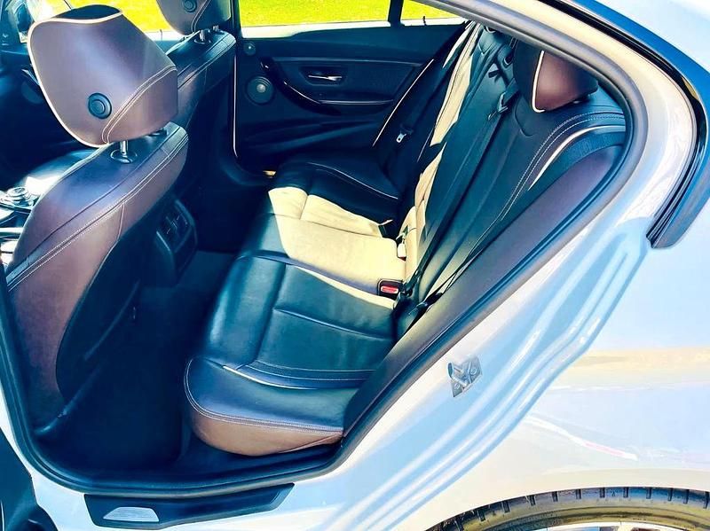 Gebraucht BMW 330 258 PS (189 kW) 2013 Weiß Limousine