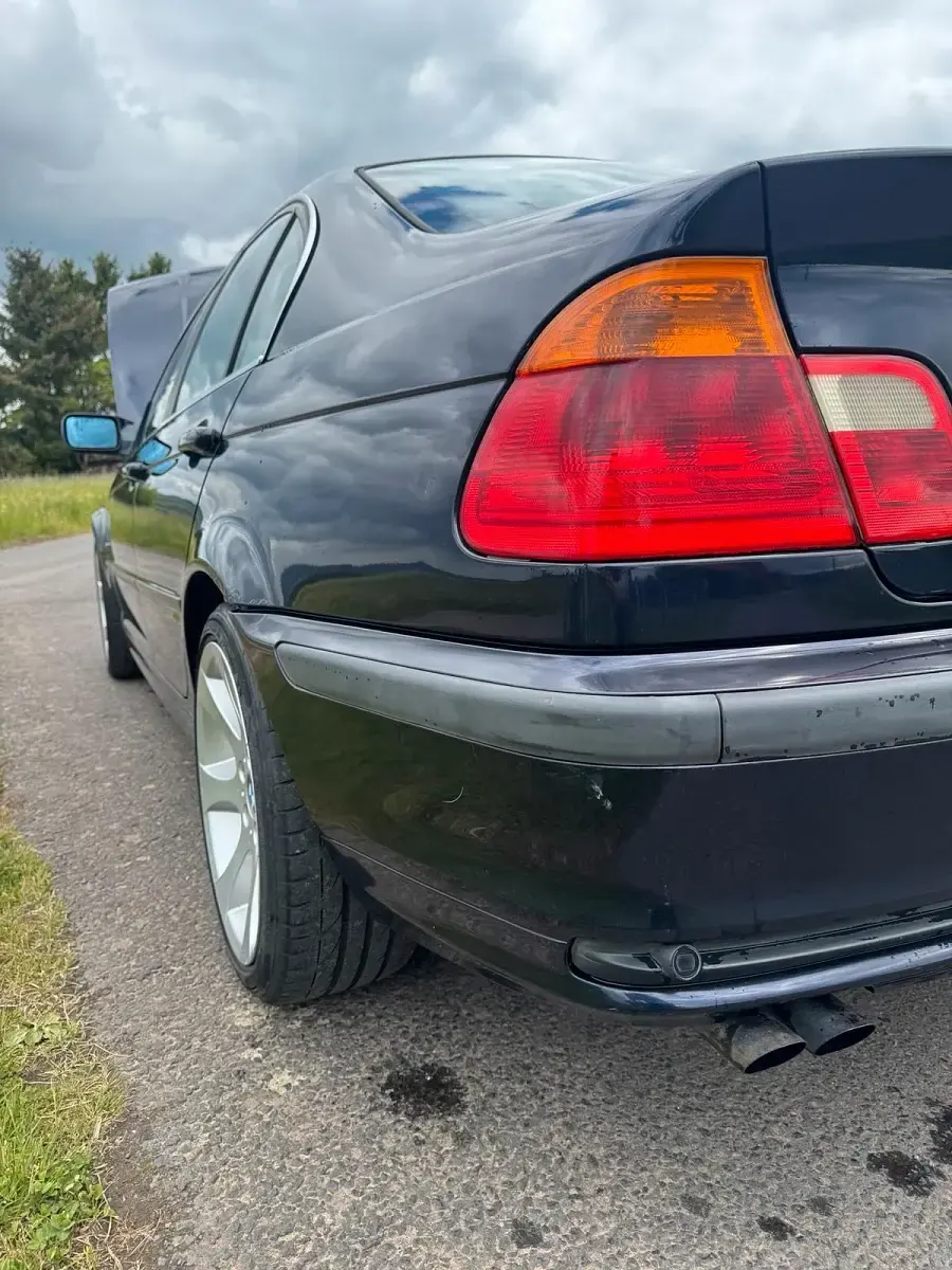 Gebraucht BMW 320 150 PS (110 kW) 1998 Blau Limousine