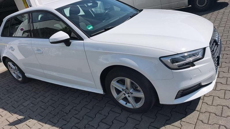 Gebraucht Audi e-tron 204 PS (150 kW) 2020 Weiß SUV