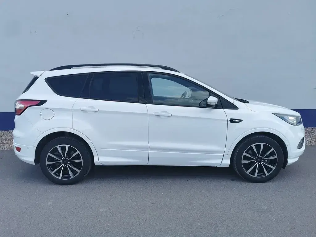 Gebraucht Ford Kuga ST-Line 150 PS (110 kW) 2017 Weiß SUV
