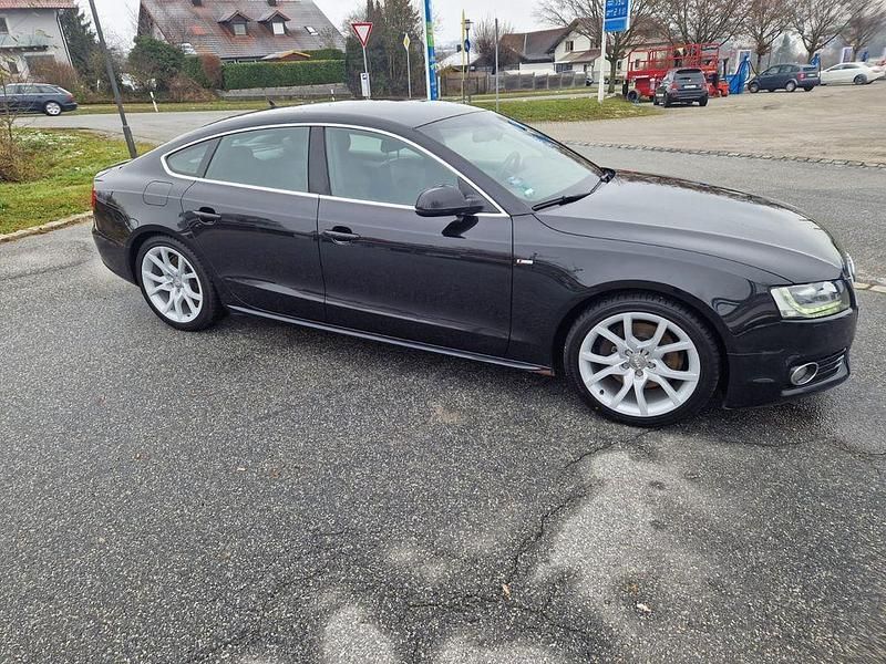Schwarz Gebraucht 2010 Audi A5 Sportback Ambiente Kleinwagen | 8.950 € (Fairer Preis) - Bild 1/4