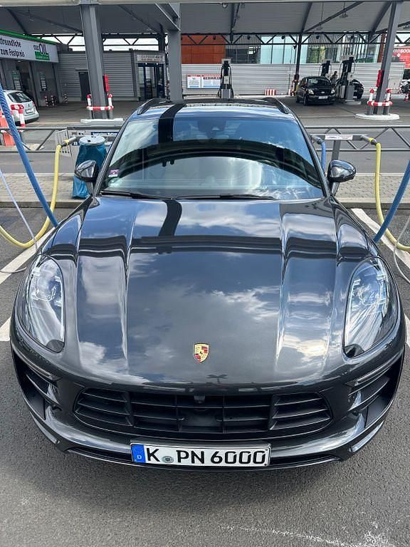 Grau Gebraucht 2018 Porsche Macan GTS SUV | 52.000 € (Fairer Preis) - Bild 1/4