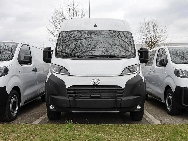 Gebraucht Toyota Proace 205 kW (279 PS) 2024 Icy white Van / Kleinbus