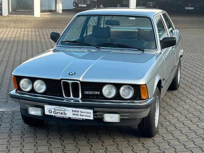 Gebraucht BMW 323 143 PS (105 kW) 1981 Silber Limousine