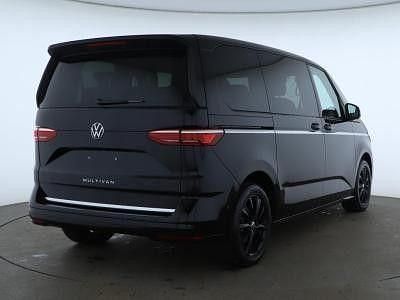 Gebraucht VW Multivan Style 150 PS (110 kW) 2025 Deep black perleffekt Van