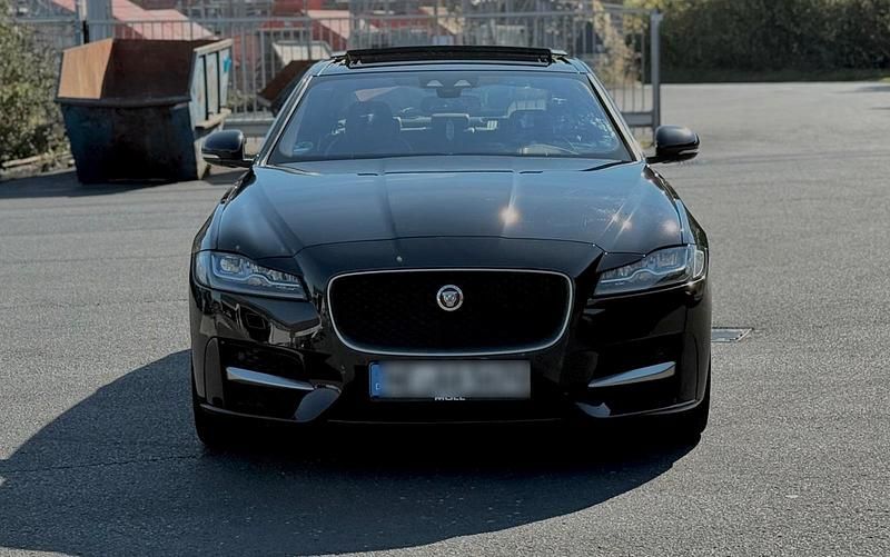 Gebraucht Jaguar XF 190 PS (139 kW) 2017 Schwarz Limousine