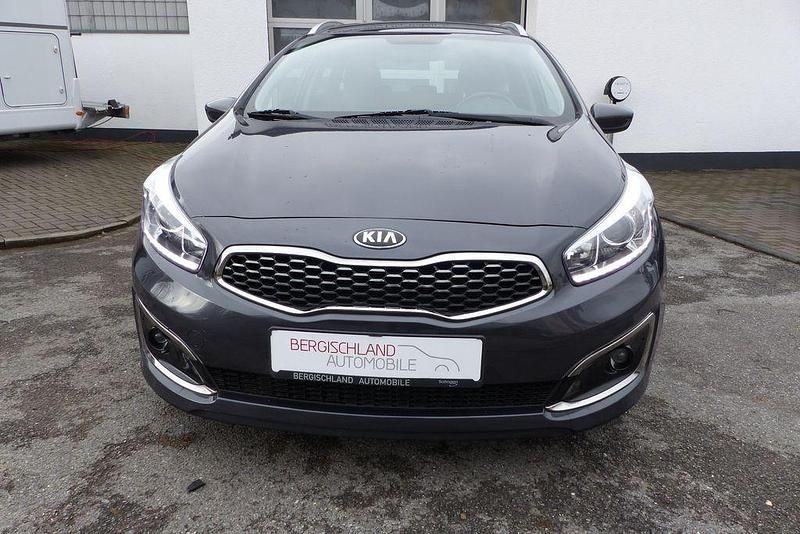 Gebraucht Kia Ceed Sportswagon Edition 7 101 PS (74 kW) 2018 Grau Kombi