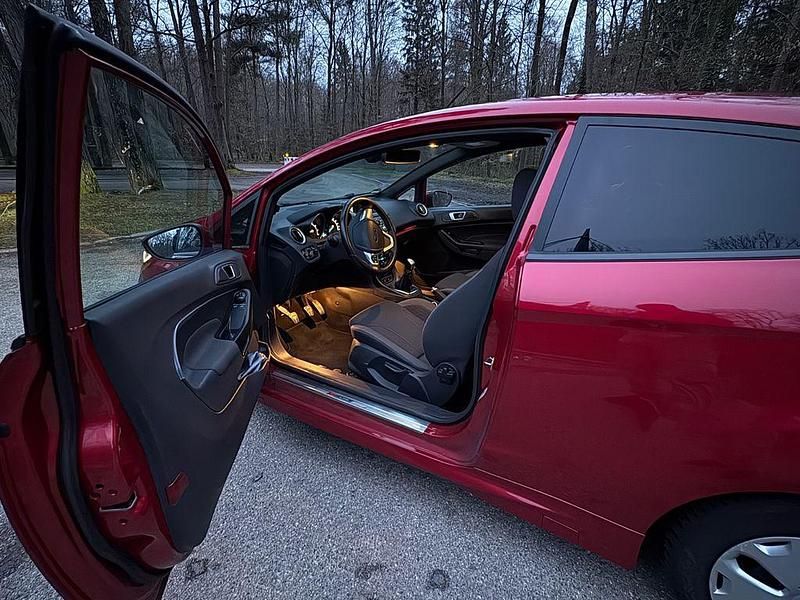 Gebraucht Ford Fiesta ST-Line 101 PS (74 kW) 2017 Rot Kleinwagen