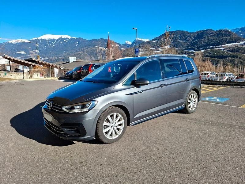 Gebraucht VW Touran Highline 150 PS (110 kW) 2018 Grau Van / Kleinbus