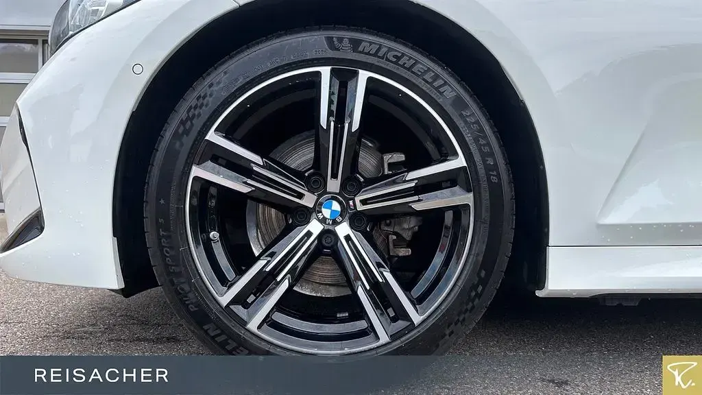 Gebraucht BMW 318 M Sport 150 PS (110 kW) 2025 Weiß Limousine