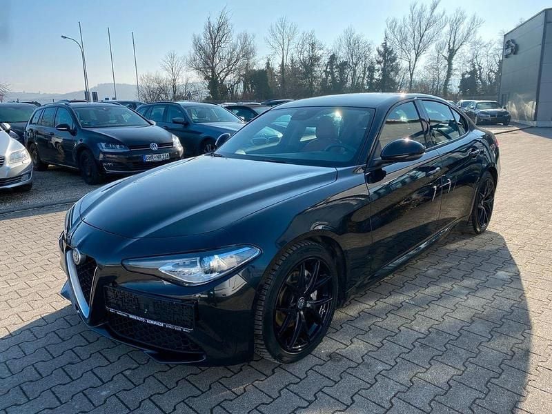 Gebraucht Alfa Romeo Giulia Super 150 PS (110 kW) 2017 Schwarz Limousine