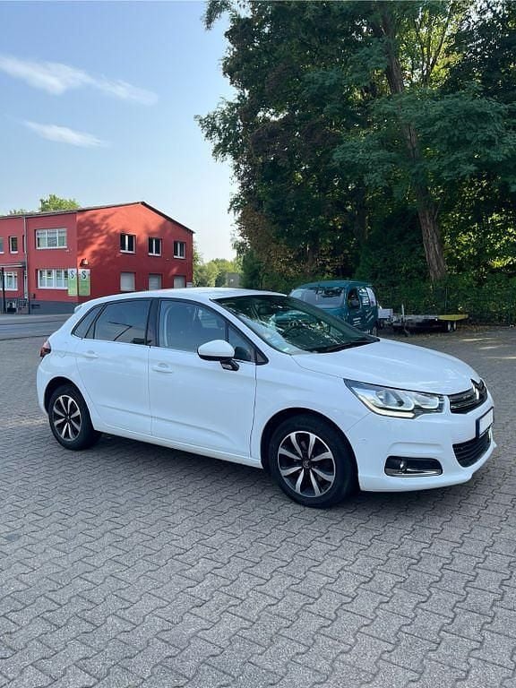 Gebraucht Citroën C4 120 PS (88 kW) 2018 Weiß Limousine