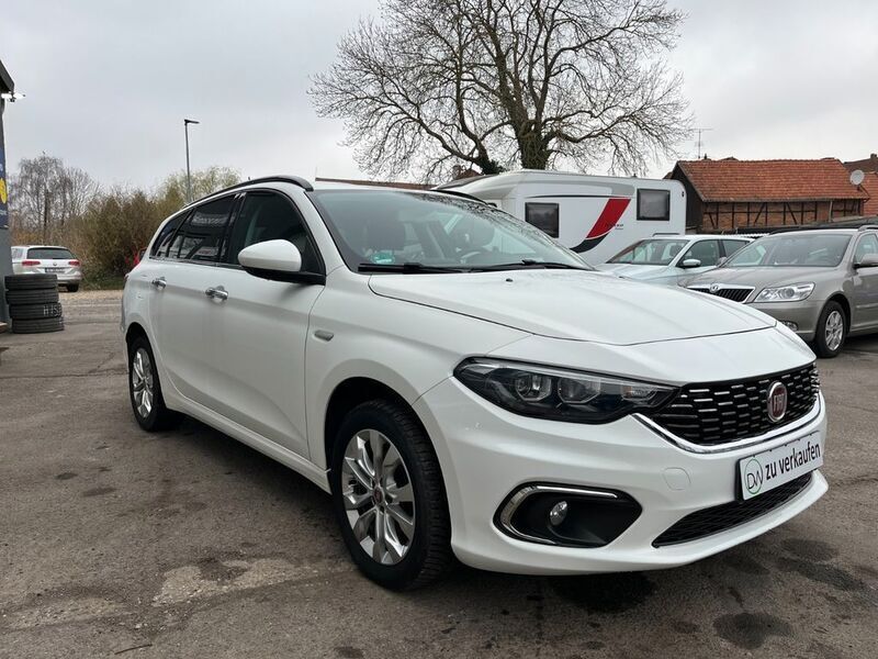 Weiß Gebraucht 2018 Fiat Tipo Lounge Limousine | 13.590 € (Etwas zu teuer) - Bild 1/4