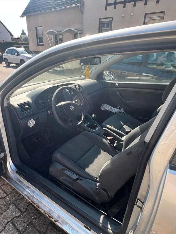 Gebraucht VW Golf V 75 PS (55 kW) 2005 Silber Kleinwagen