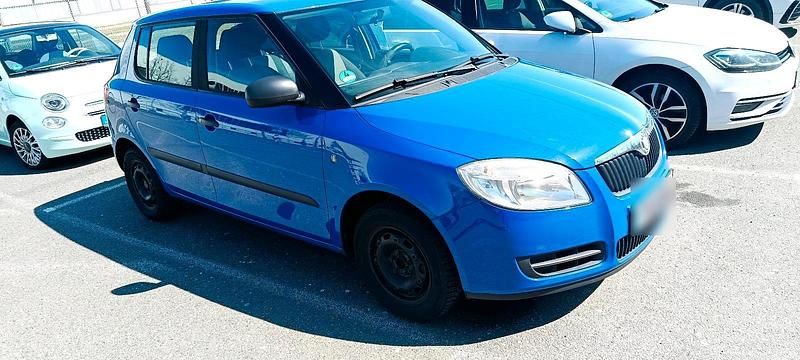 Używany Skoda Fabia 60 KM (44 kW) 2009 Niebieski Hatchback