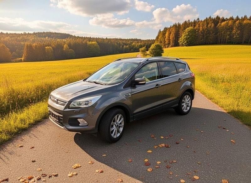 Gebraucht Ford Kuga Titanium 182 PS (133 kW) 2016 Grau SUV