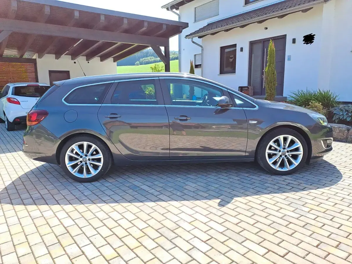 Gebraucht Opel Astra Active 170 PS (125 kW) 2013 Grau Kombi