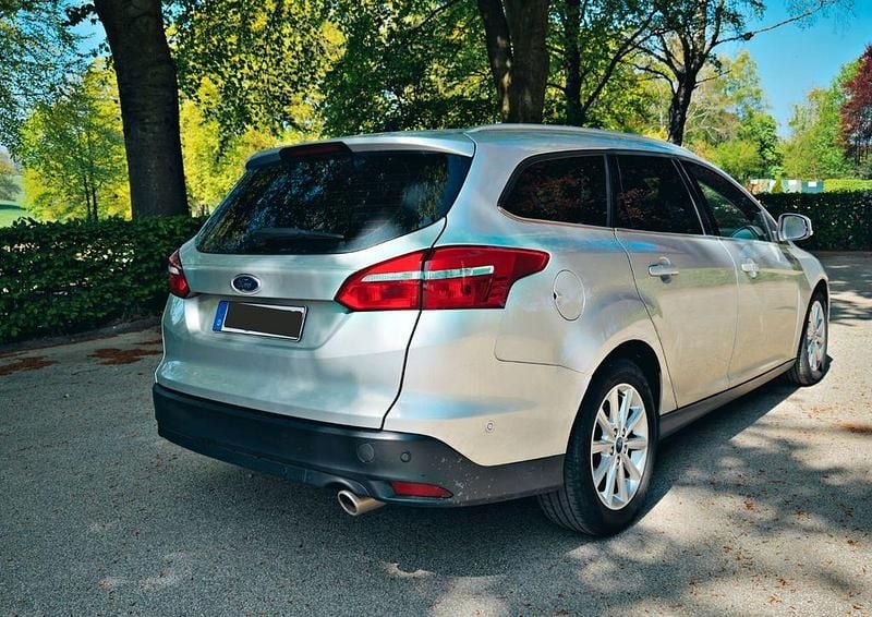 Second-hand Ford Focus Titanium 150 CP (110 kW) 2017 Argintiu Berlinǎ