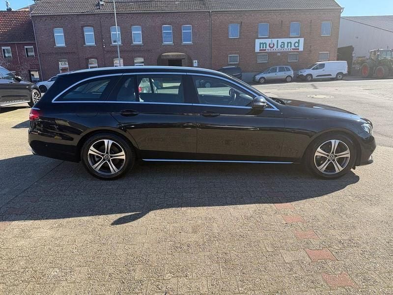 Gebraucht Mercedes E200 Avantgarde 184 PS (135 kW) 2019 Schwarz Limousine