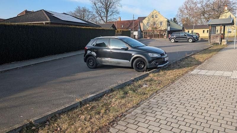 Gebraucht VW Polo Cross 105 PS (77 kW) 2012 Schwarz Kleinwagen