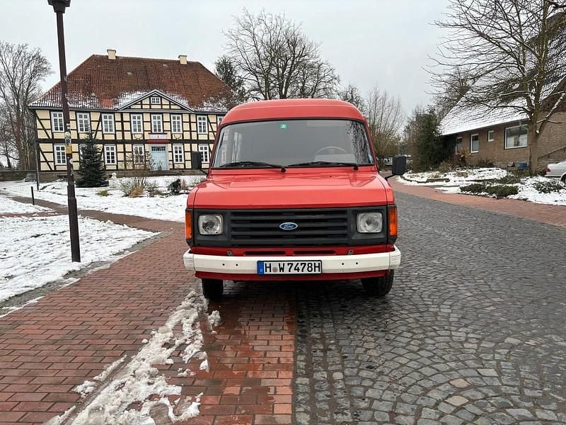 Gebraucht Ford Transit 74 PS (54 kW) 1985 Rot Van / Kleinbus