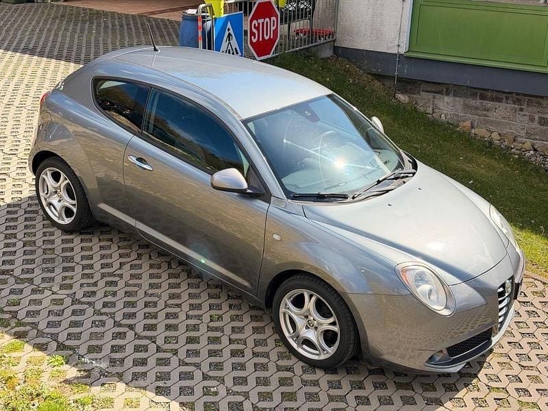 Gebraucht Alfa Romeo MiTo 79 PS (58 kW) 2009 Grau Kleinwagen