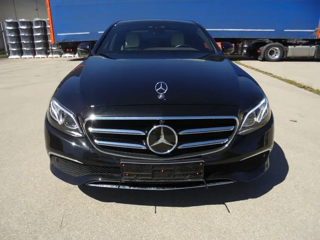 Usata Mercedes E400 340 CV (250 kW) 2020 Nero Berlina