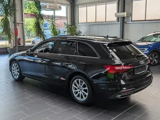 Gebraucht Audi A4 204 PS (150 kW) 2022 Schwarz Kombi