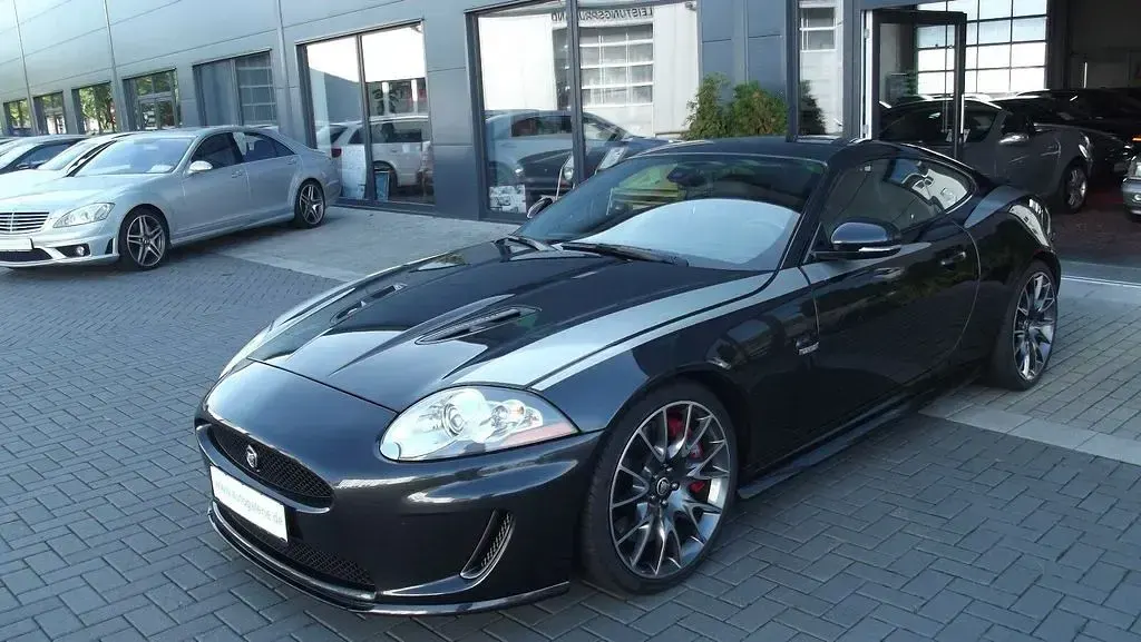 Gebraucht Jaguar XKR 530 PS (389 kW) 2010 Silber metallic Coupé