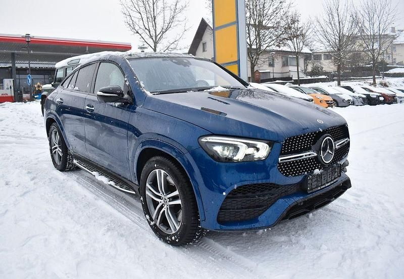 Brillantblau sonderlackierung (metallic) Gebraucht 2022 Mercedes GLE400 AMG line Coupé | 73.250 € (Guter Preis) - Bild 1/4