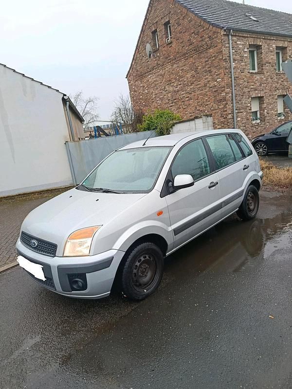 Gebraucht Ford Fusion 80 PS (58 kW) 2011 Silber Kleinwagen