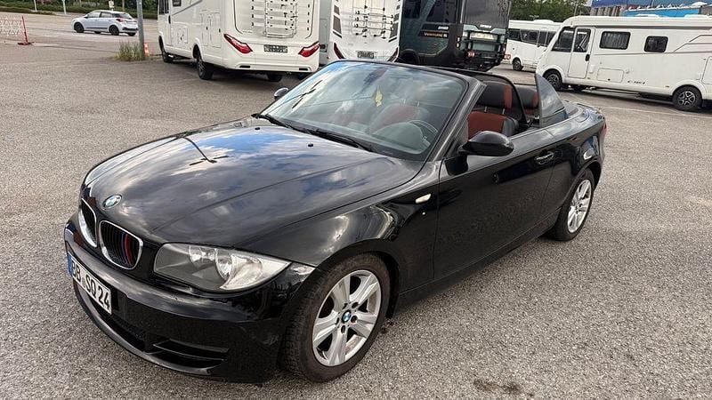 Schwarz Gebraucht 2009 BMW 118 Cabriolet Advantage Cabrio | 2.999 € (Superpreis) - Bild 1/4