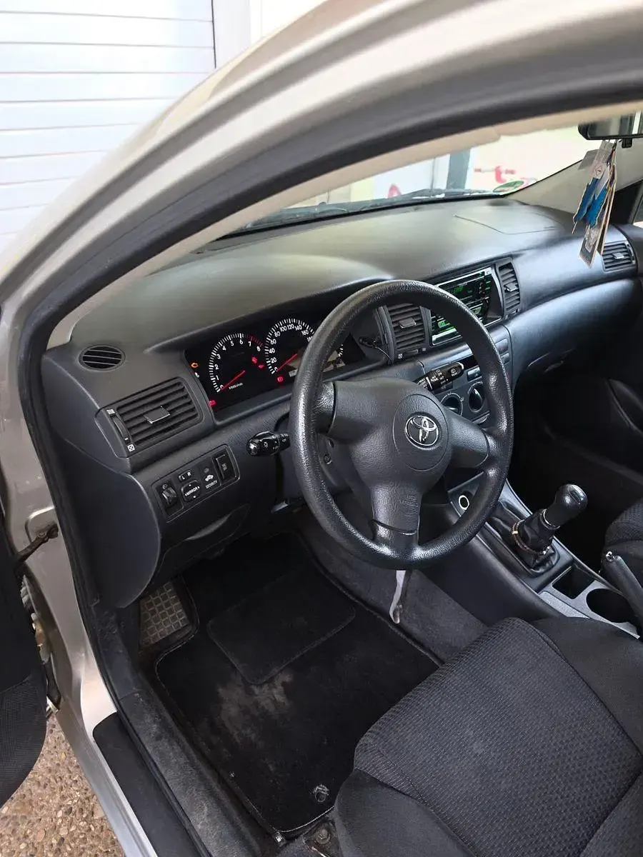 Gebraucht Toyota Corolla 97 PS (71 kW) 2005 Grau Kleinwagen