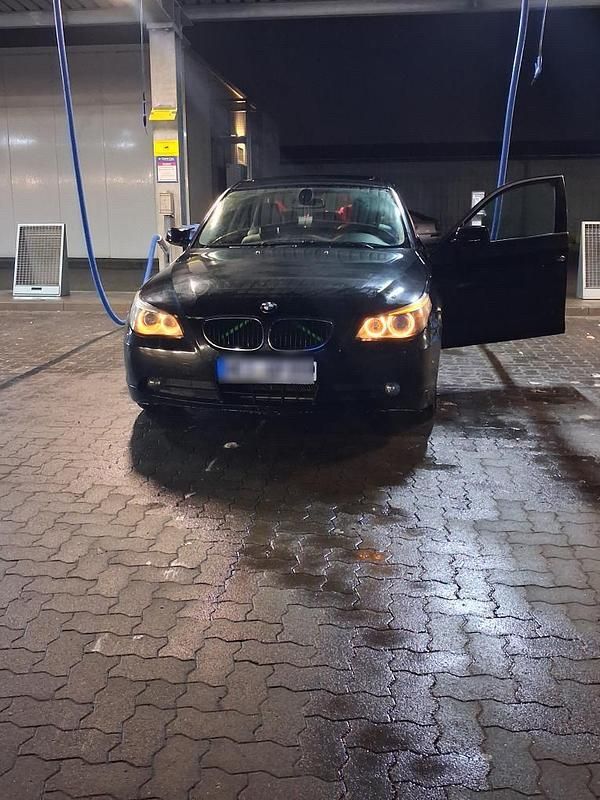 Gebraucht BMW 523 177 PS (130 kW) 2006 Schwarz Limousine
