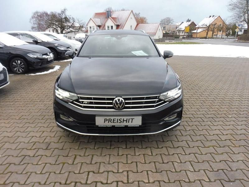 Gebraucht VW Passat R-line 200 PS (147 kW) 2023 Schwarz Limousine