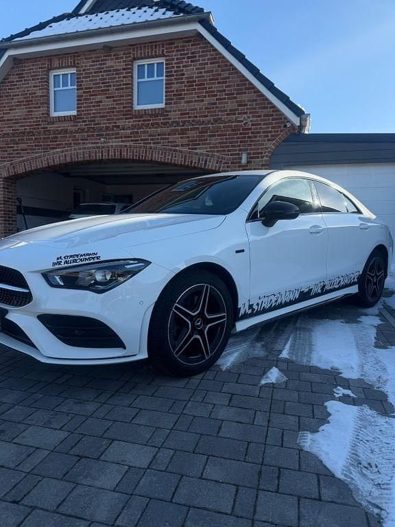 Gebraucht Mercedes CLA250e 218 PS (160 kW) 2020 Weiß Limousine