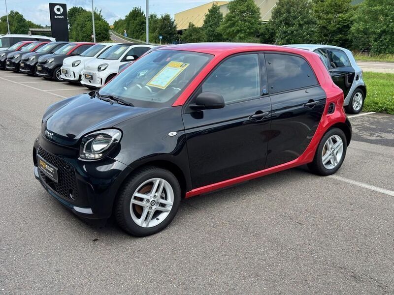 Karosserie in black Gebraucht 2020 Smart ForFour Electric Drive Limousine | 8.500 € (Fairer Preis) - Bild 1/4