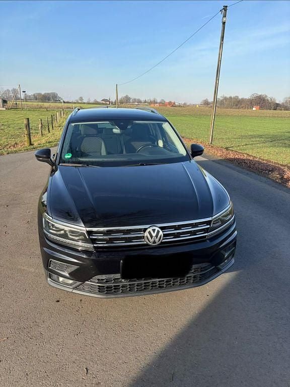 Schwarz Gebraucht 2018 VW Tiguan SUV | 20.300 € (Guter Preis) - Bild 1/4