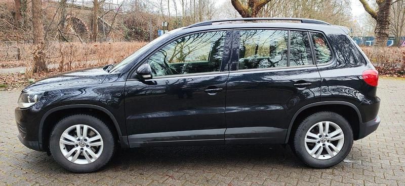 Gebraucht VW Tiguan Trendline 150 PS (110 kW) 2015 Schwarz SUV
