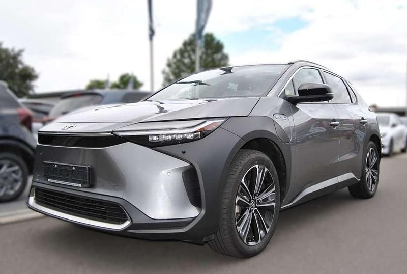 Palladiumsilber metallic Gebraucht 2022 Toyota bZ4X Comfort SUV | 31.890 € (Superpreis) - Bild 1/4