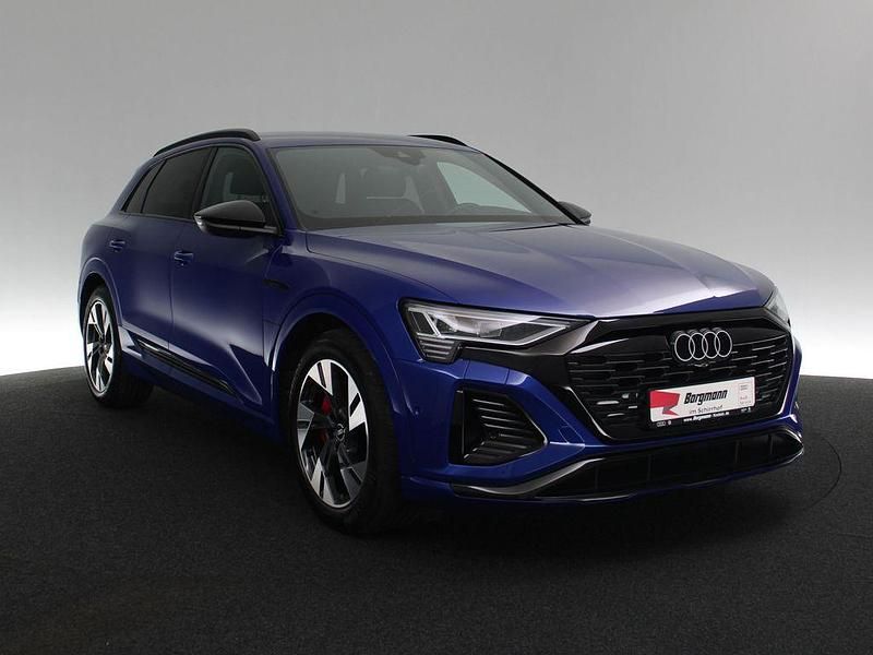 Gebraucht Audi Q8 e-tron S-Line 300 kW (408 PS) 2023 Blau / ultrablau SUV