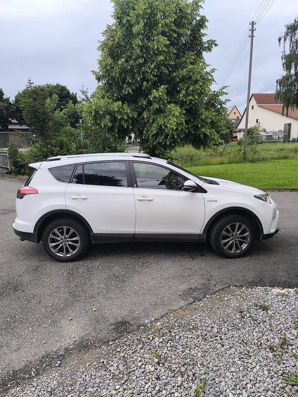 Weiß Gebraucht 2018 Toyota RAV4 Hybrid SUV | 18.000 € (Guter Preis) - Bild 1/4