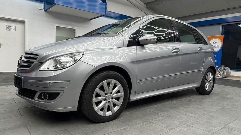 Gebraucht Mercedes B180 109 PS (80 kW) 2007 Silber Van / Kleinbus