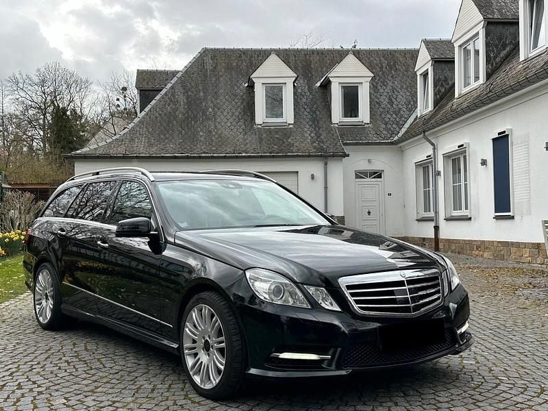 Gebraucht Mercedes E350 265 PS (194 kW) 2013 Schwarz Kombi