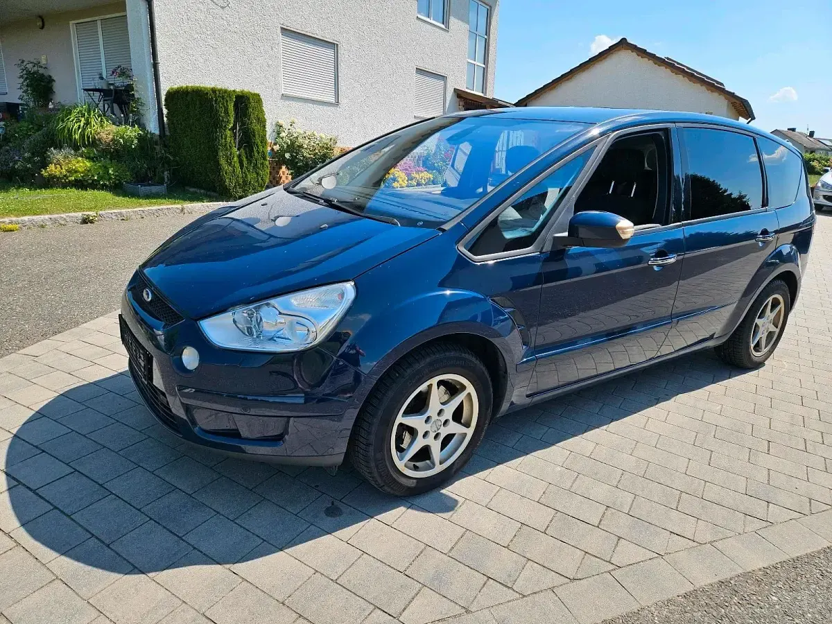 Gebraucht Ford S-MAX Titanium 175 PS (128 kW) 2009 Blau Van / Kleinbus